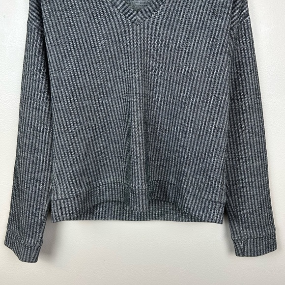 NWOT Theory Women’s Cropped Sweater Top Wool Blend Herringbone V Neck P F074509R - Picture 3 of 9